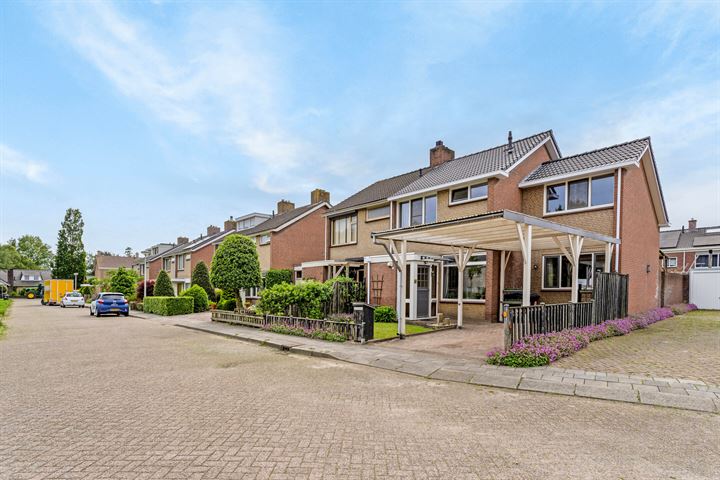 Bekijk foto 33 van Louis Couperusstraat 15