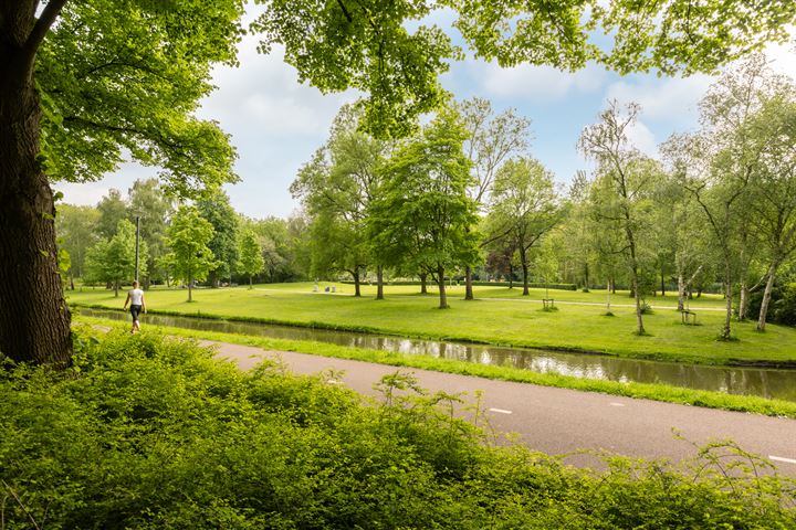 Bekijk foto 2 van Vroesenlaan 15-B