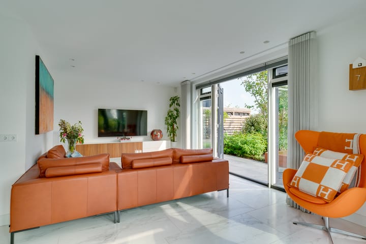 Foto 2 van Distelvlinder erf 1