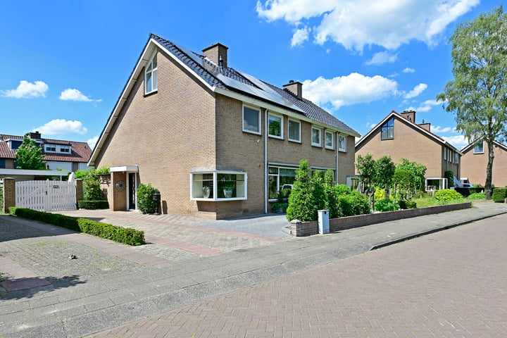 Bekijk foto 1 van Voorthuizerstraat 72