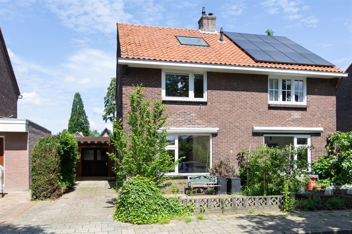 View photo 1 of Dulkeshofstraat 38