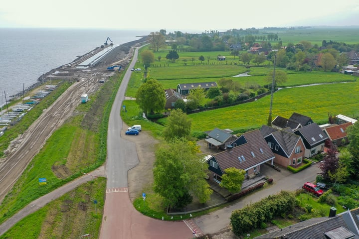 Bekijk foto 1 van Badhuisweg 15