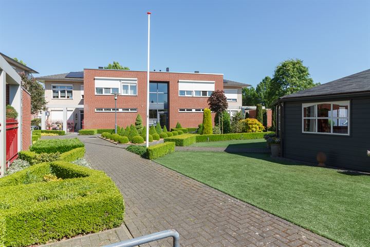 Bekijk foto 33 van Burgemeester Hendrixhof 9