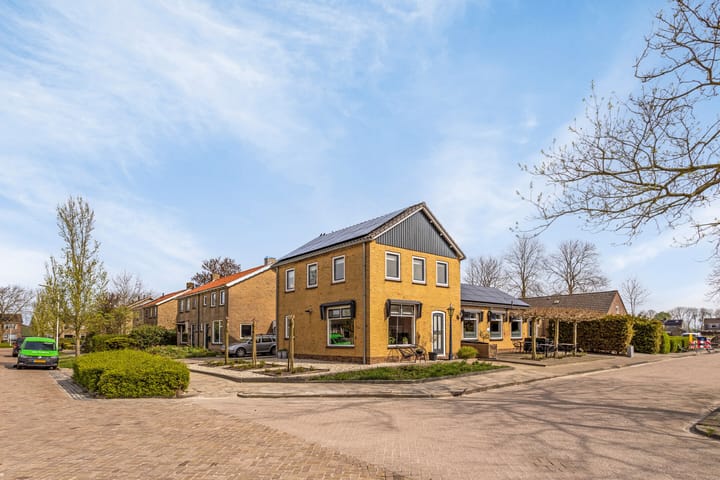 Foto 3 van Professor J. C. Dorststraat 2