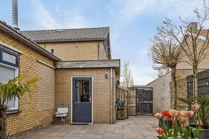 Foto 21 van Professor J. C. Dorststraat 2