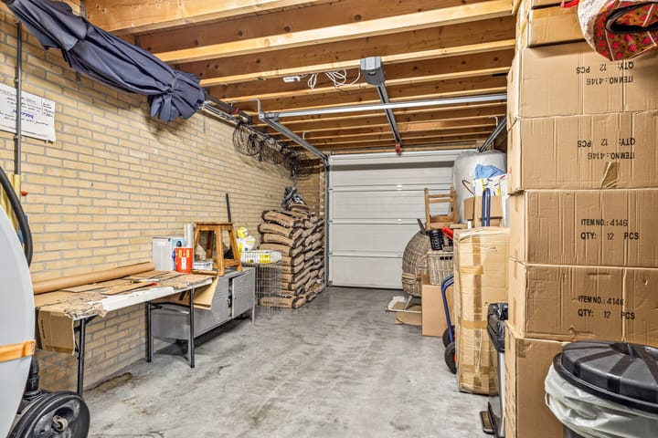 Foto 30 van Professor J. C. Dorststraat 2