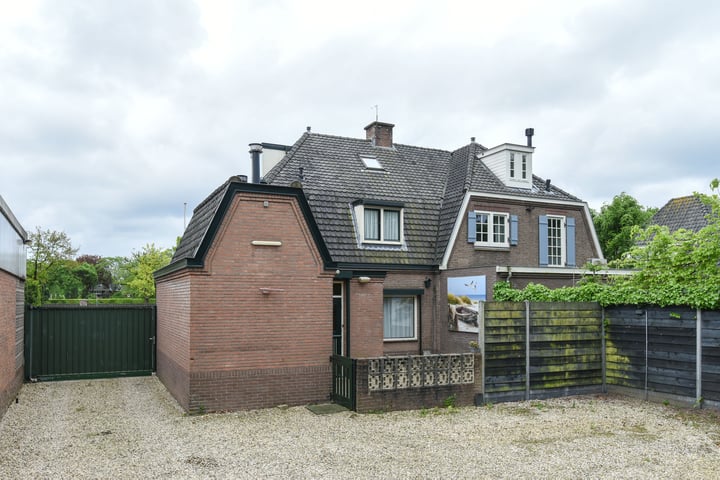 Bekijk foto 22 van Naarderstraat 8