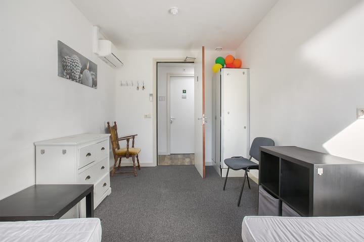 Foto 61 van Middenweg 439-B