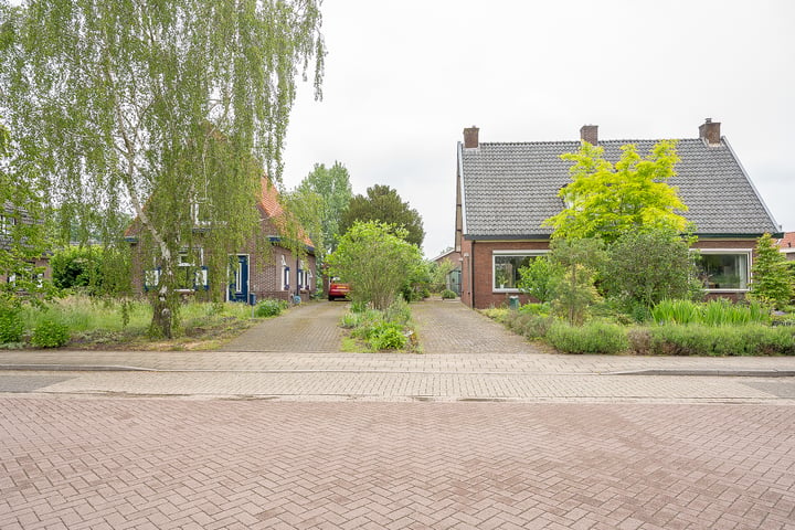 Bekijk foto 4 van Almenseweg 34