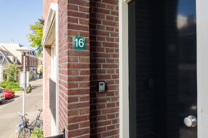 Bekijk foto 7 van Baanstraat 16-D