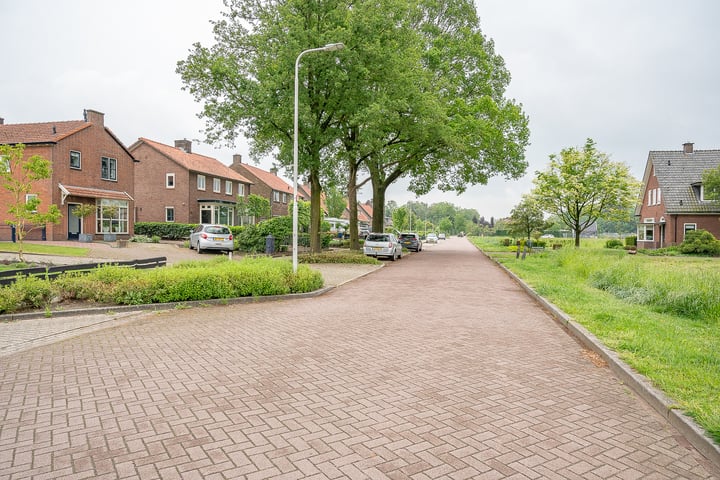 Bekijk foto 28 van Almenseweg 34