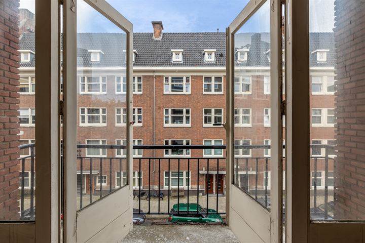 Bekijk foto 28 van Courbetstraat 35-2