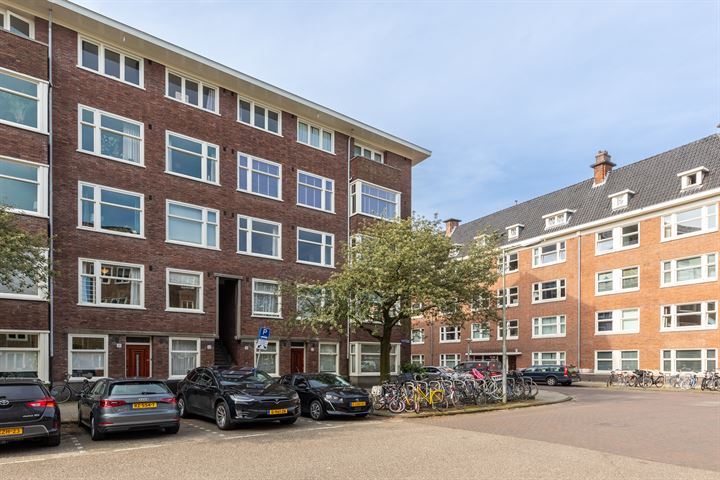 Bekijk foto 40 van Courbetstraat 35-2