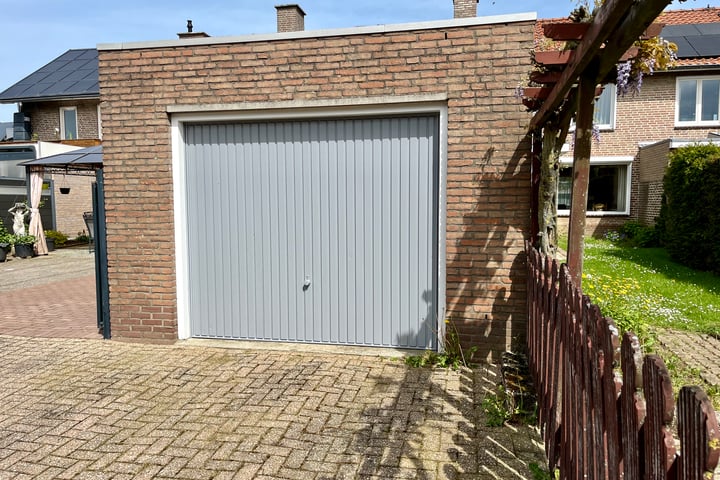 Bekijk foto 22 van Limburgerstraat 34