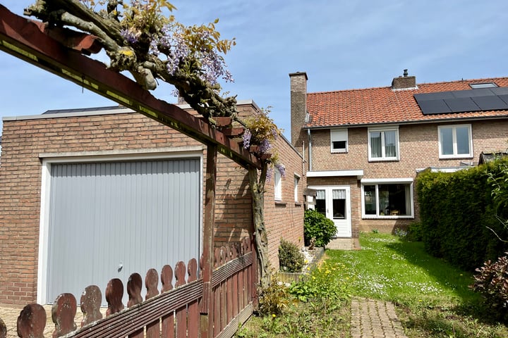 View photo 24 of Limburgerstraat 34