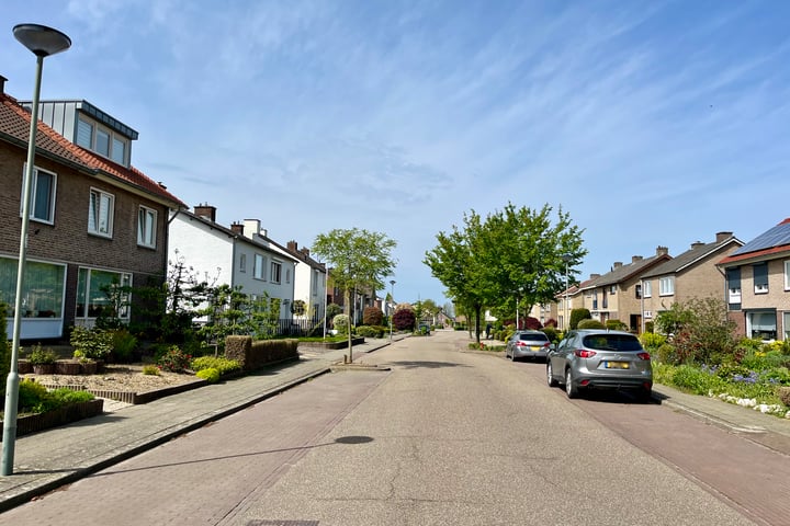 View photo 25 of Limburgerstraat 34