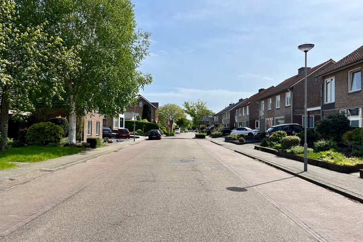 Bekijk foto 26 van Limburgerstraat 34