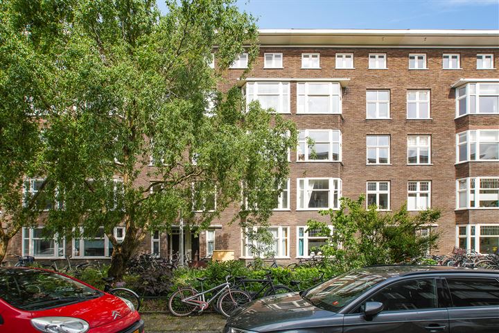 Bekijk foto 1 van Lanseloetstraat 34-1