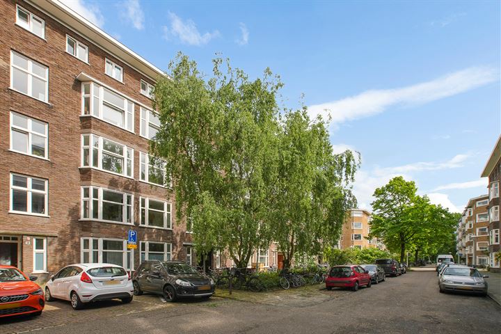 Bekijk foto 19 van Lanseloetstraat 34-1