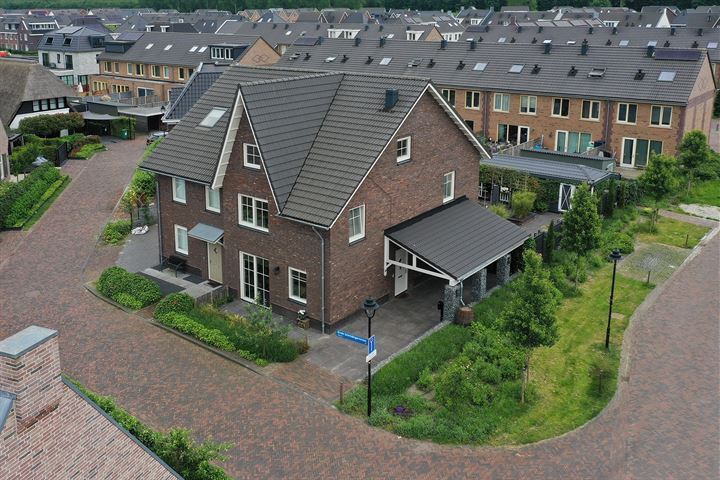 Bekijk foto 1 van William Braggstraat 22