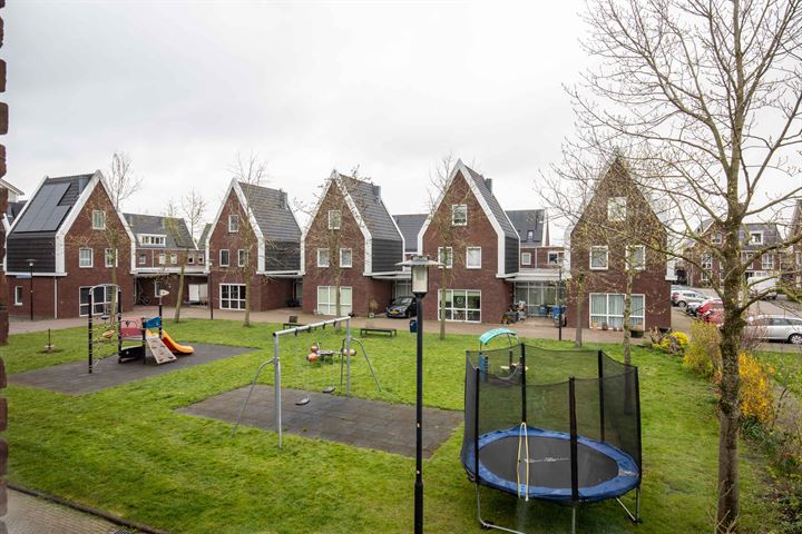 Bekijk foto 4 van Middencirkelstraat 1