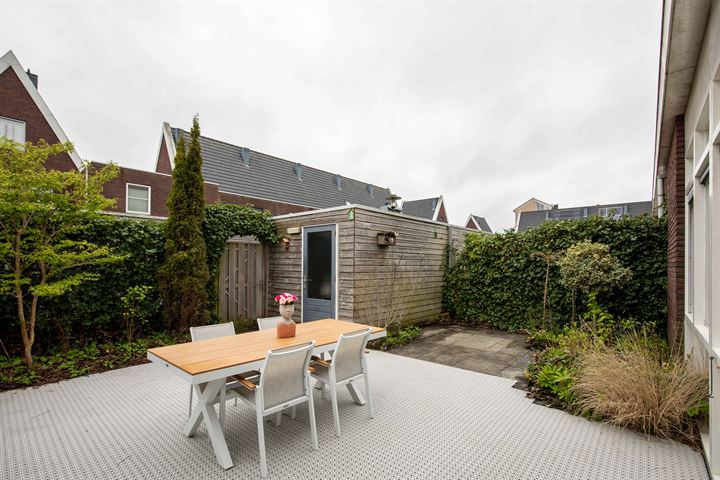 Bekijk foto 37 van Middencirkelstraat 1