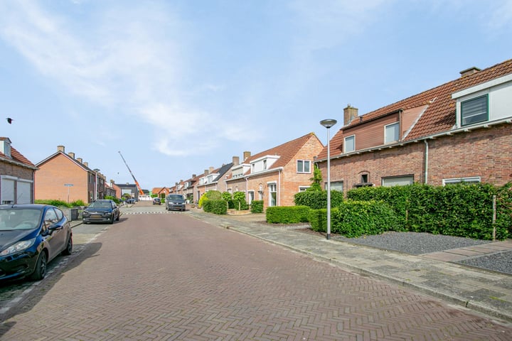 Bekijk foto 37 van Pastoor Kroesstraat 25