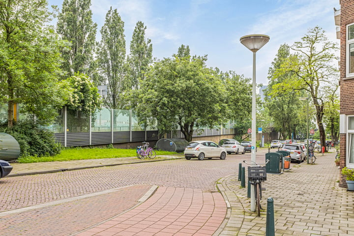 Bekijk foto 47 van Van den Boschstraat 283