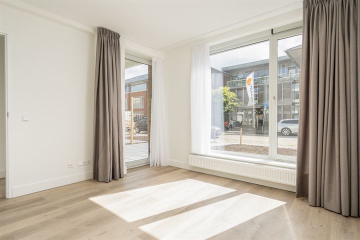 Bekijk foto 18 van Campanulastraat 81