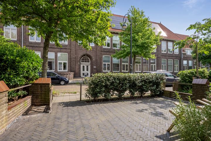 View photo 40 of Overtonstraat 59