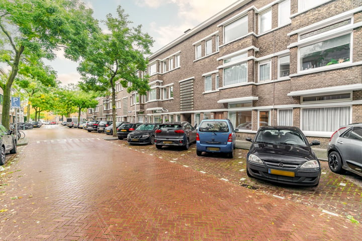 View photo 1 of Van Heutszstraat 50