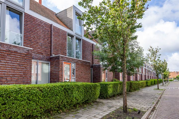 Bekijk foto 1 van Bandoengstraat 39