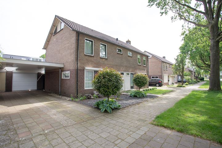 Bekijk foto 44 van Akeleistraat 16