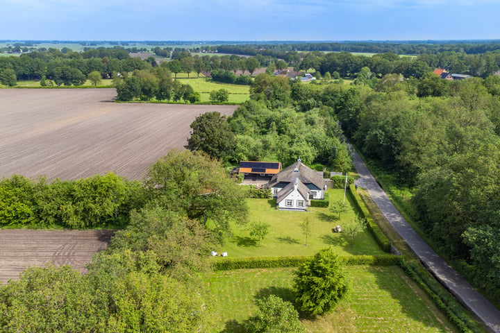 Bekijk foto 55 van Oosterpaasloërweg 1