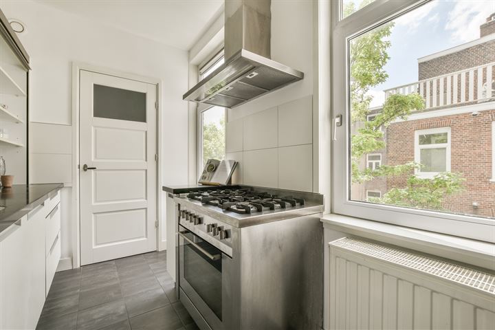 View photo 10 of Eerste Helmersstraat 275-3