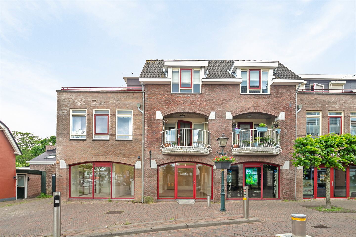 Bekijk foto 1 van Eerste Stationsstraat 3-A