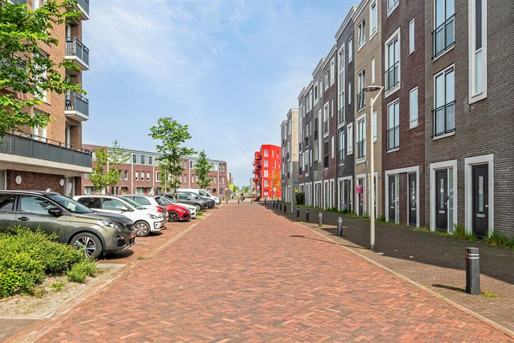 View photo 2 of Zwitserlandstraat 14