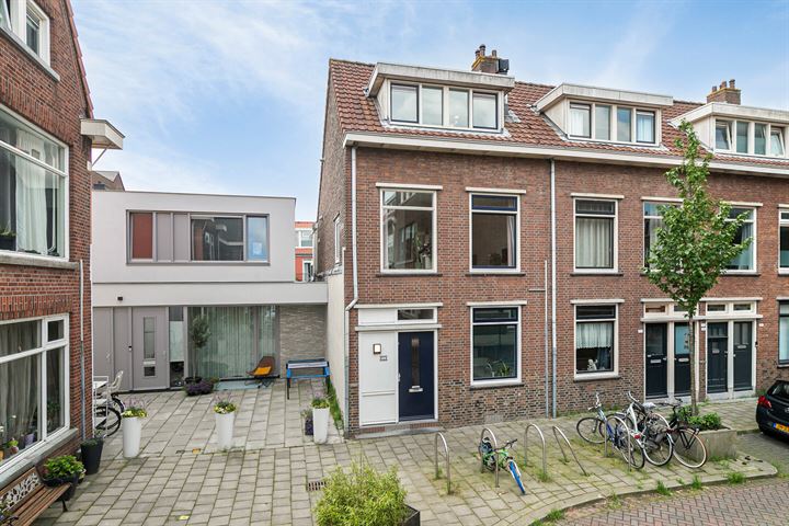 View photo 2 of Potgieterstraat 14