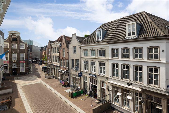 View photo 4 of Karrenstraat 21