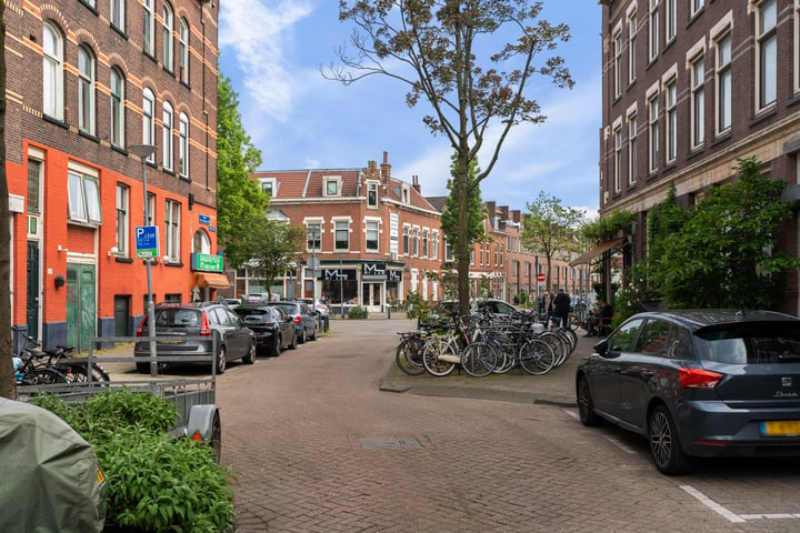 Bekijk foto 32 van Opzoomerstraat 30-A