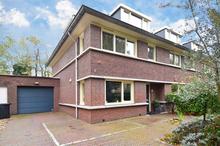 View photo 39 of Zegtruststraat 19