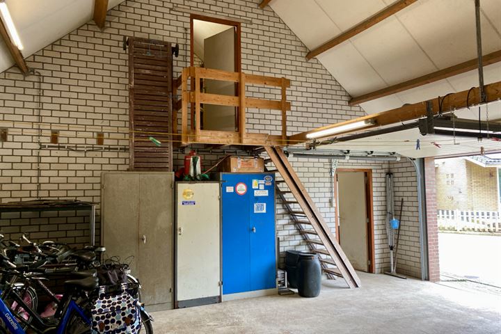 Bekijk foto 54 van Lodderhoeksestraat 12