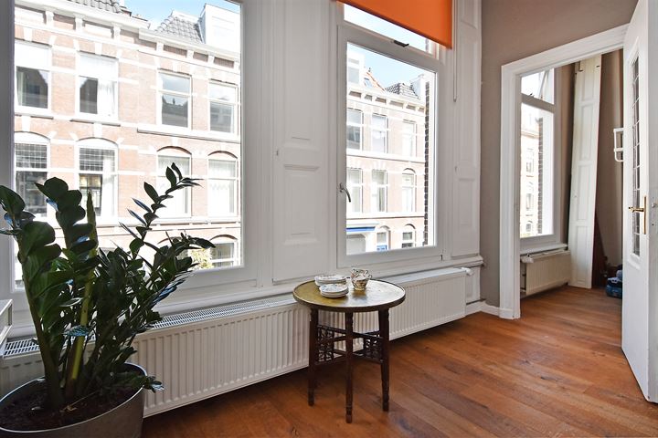 View photo 17 of Obrechtstraat 156