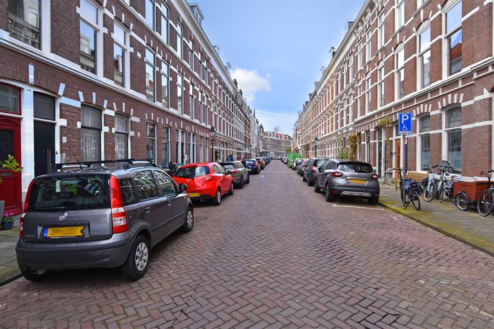 Bekijk foto 59 van Obrechtstraat 156