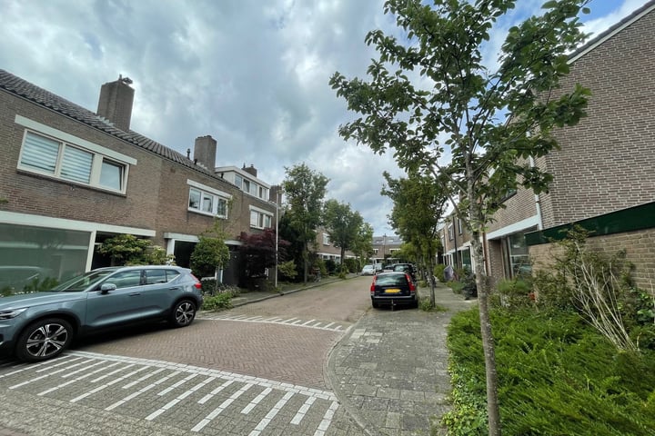 Bekijk foto 2 van Baljuwstraat 7