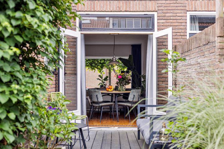 Bekijk foto 16 van Wouwermanstraat 6