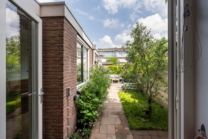 View photo 5 of Arnold Hoogvlietstraat 61