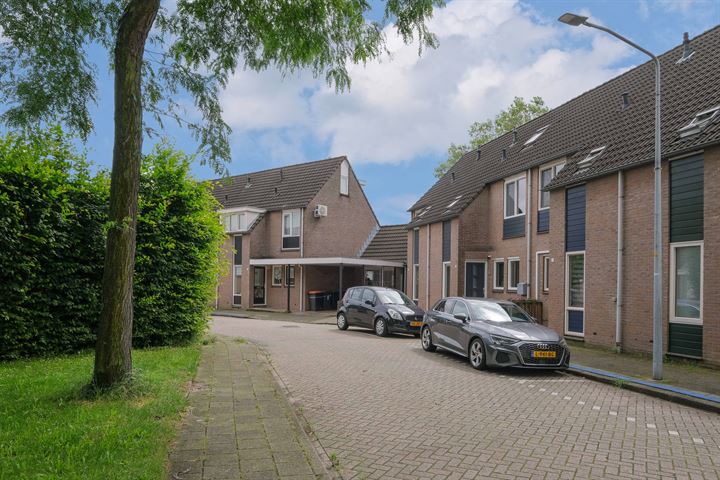 Bekijk foto 1 van Vijverhof 41