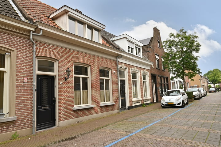 View photo 4 of Berenstraat 34