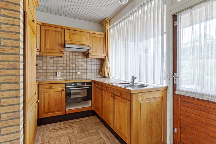 Foto 12 van Spoorstraat 7